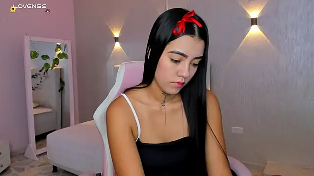 miagomezweb1 online show from 02.22.25