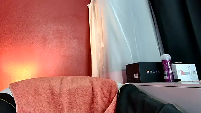 rosesdesiles online show from 02.27.25