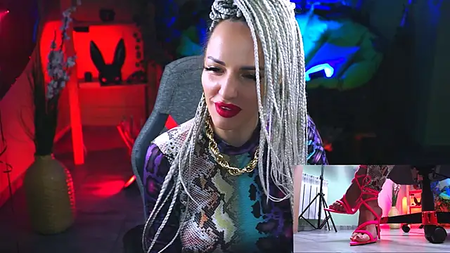 MonicaMaxwel online show from 02.22.25