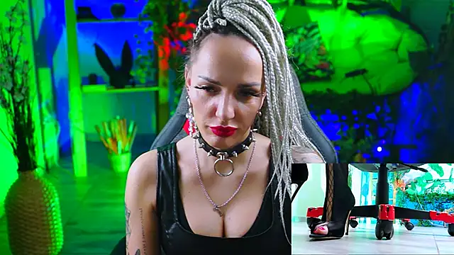 MonicaMaxwel online show from 03.14.25