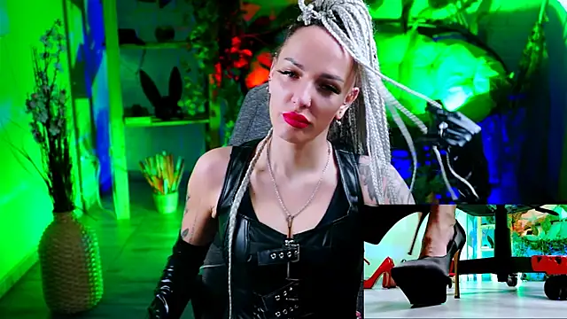 MonicaMaxwel online show from 03.16.25