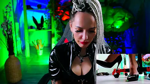 MonicaMaxwel online show from 03.16.25