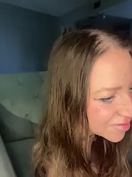 molly witha chance online show from 05.02.26