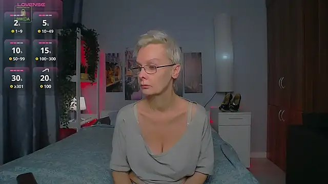 Snapshot of HelgaHimmell chatting on 12.04.24 HelgaHimmell online show from 12.04.24