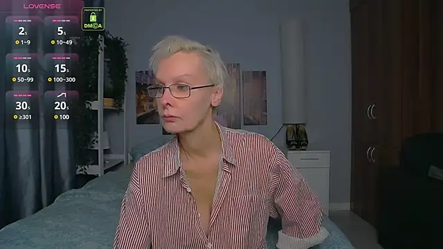 Snapshot of HelgaHimmell chatting on 12.12.24 HelgaHimmell online show from 12.12.24