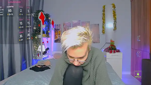 Snapshot of HelgaHimmell chatting on 12.21.24 HelgaHimmell online show from 12.21.24