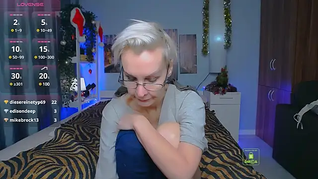 Snapshot of HelgaHimmell chatting on 12.24.24 HelgaHimmell online show from 12.24.24