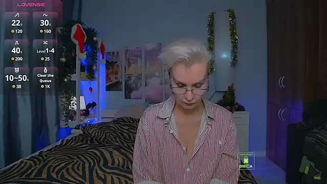 Snapshot of HelgaHimmell chatting on 12.25.24 HelgaHimmell online show from 12.25.24