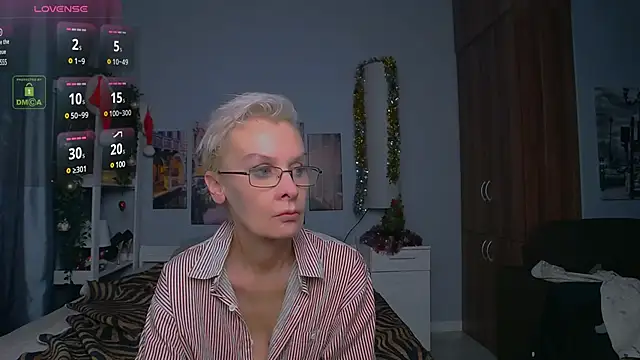 Snapshot of HelgaHimmell chatting on 12.26.24 HelgaHimmell online show from 12.26.24