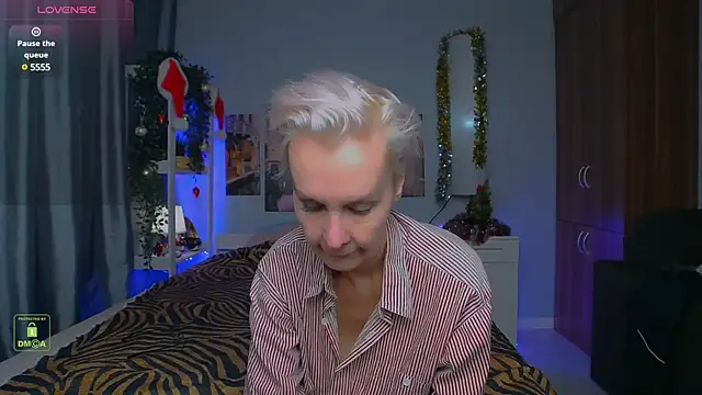 Snapshot of HelgaHimmell chatting on 12.27.24 HelgaHimmell online show from 12.27.24