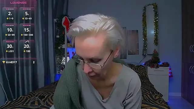 Snapshot of HelgaHimmell chatting on 01.04.25 HelgaHimmell online show from 01.04.25