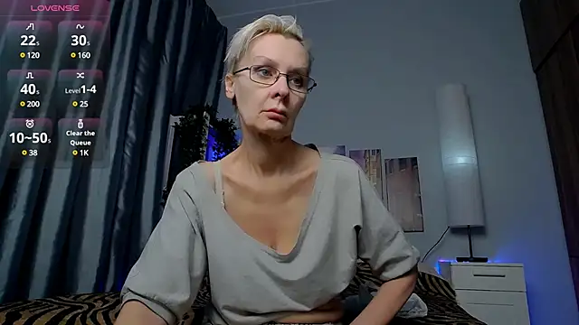 Snapshot of HelgaHimmell chatting on 01.29.25 HelgaHimmell online show from 01.29.25