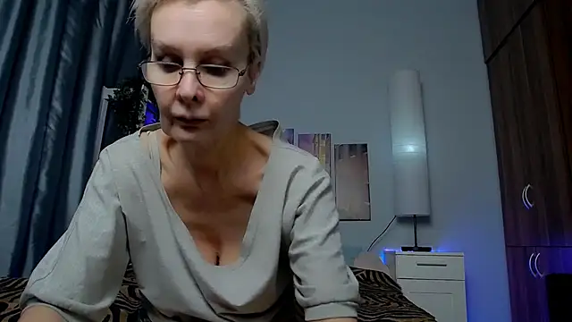 Snapshot of HelgaHimmell chatting on 01.29.25 HelgaHimmell online show from 01.29.25