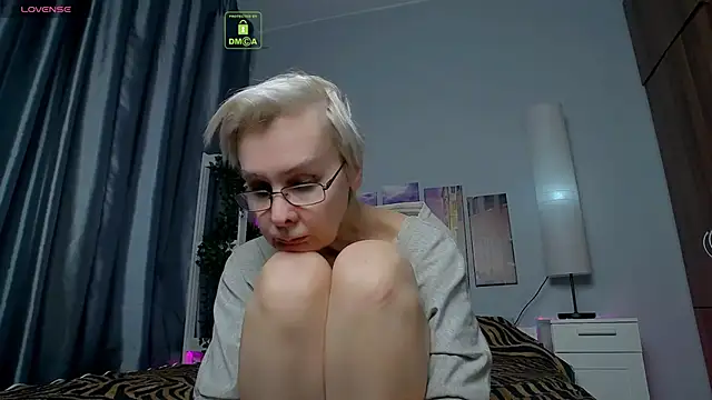 Snapshot of HelgaHimmell chatting on 02.06.25 HelgaHimmell online show from 02.06.25