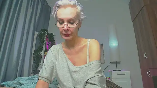 Snapshot of HelgaHimmell chatting on 03.01.25 HelgaHimmell online show from 03.01.25