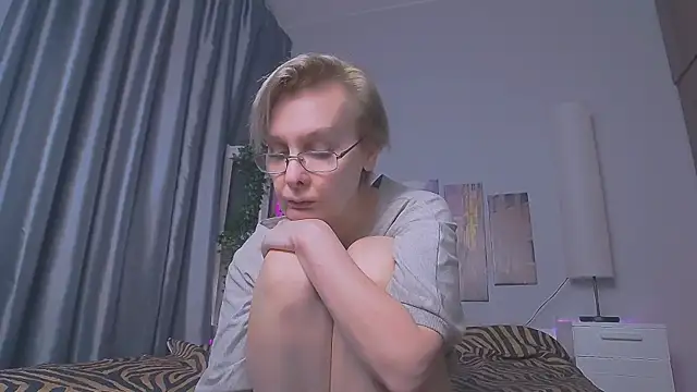 Snapshot of HelgaHimmell chatting on 03.05.25 HelgaHimmell online show from 03.05.25