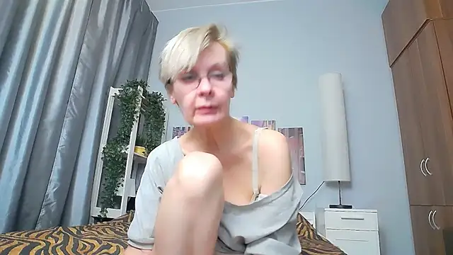 Snapshot of HelgaHimmell chatting on 03.05.25 HelgaHimmell online show from 03.05.25