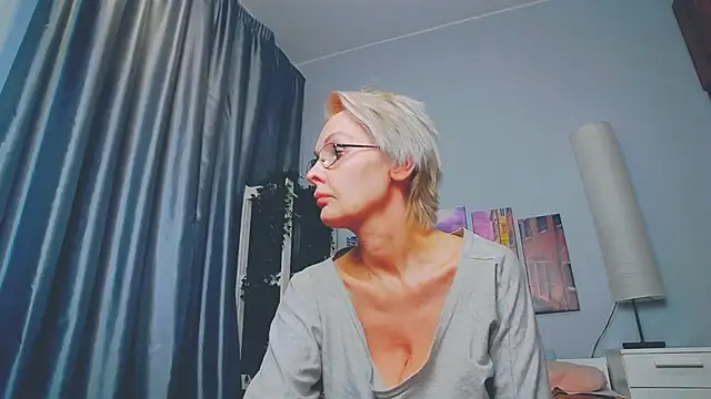 Snapshot of HelgaHimmell chatting on 03.13.25 HelgaHimmell online show from 03.13.25