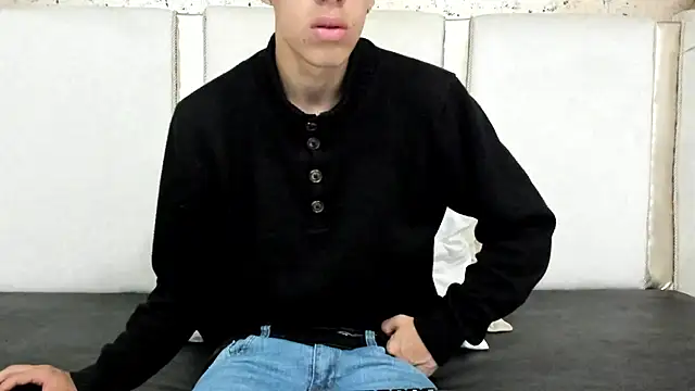 Snapshot of thiago19s chatting on 01.06.25 thiago19s online show from 01.06.25