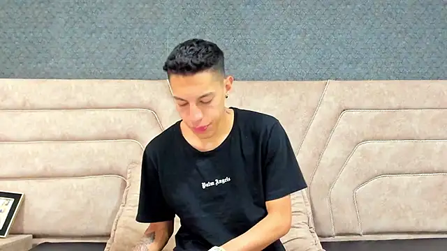 Snapshot of thiago19s chatting on 01.23.25 thiago19s online show from 01.23.25