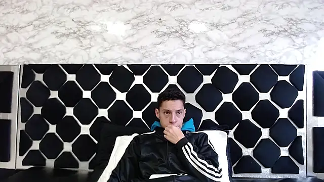 Snapshot of thiago19s chatting on 03.07.25 thiago19s online show from 03.07.25