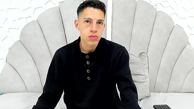 Snapshot of thiago19s chatting on 03.15.25 thiago19s online show from 03.15.25