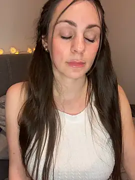 Snapshot of Loella-Rose chatting on 02.01.25 Loella-Rose online show from 02.01.25