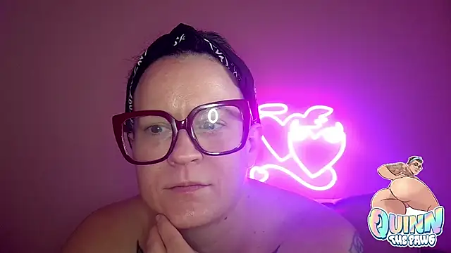 quinnmariexo online show from 11.15.25