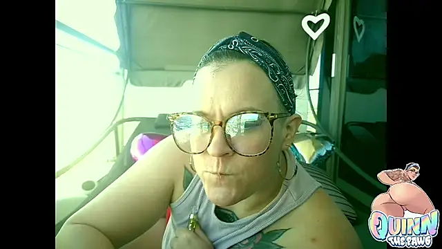 quinnmariexo online show from 12.17.25