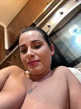 Snapshot of Hotmomcheckk_ chatting on 12.30.24 Hotmomcheckk online show from 12.30.24