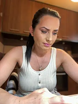 Snapshot of Hotmomcheckk_ chatting on 01.22.25 Hotmomcheckk online show from 01.22.25