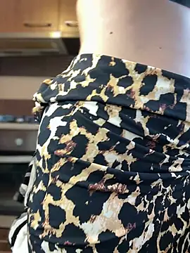 Snapshot of Hotmomcheckk_ chatting on 02.13.25 Hotmomcheckk online show from 02.13.25