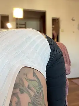 Snapshot of Hotmomcheckk_ chatting on 02.24.25 Hotmomcheckk online show from 02.24.25