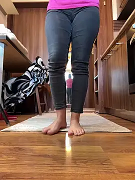 Snapshot of Hotmomcheckk_ chatting on 02.25.25 Hotmomcheckk online show from 02.25.25