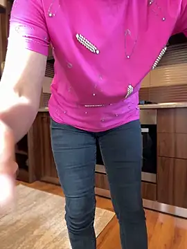 Snapshot of Hotmomcheckk_ chatting on 02.26.25 Hotmomcheckk online show from 02.26.25