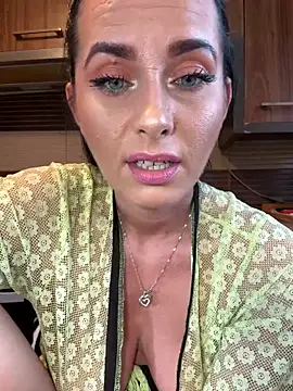 Snapshot of Hotmomcheckk_ chatting on 03.01.25 Hotmomcheckk online show from 03.01.25