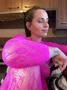 Snapshot of Hotmomcheckk_ chatting on 03.05.25 Hotmomcheckk online show from 03.05.25