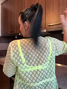 Snapshot of Hotmomcheckk_ chatting on 03.10.25 Hotmomcheckk online show from 03.10.25