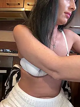 Snapshot of Hotmomcheckk_ chatting on 03.15.25 Hotmomcheckk online show from 03.15.25