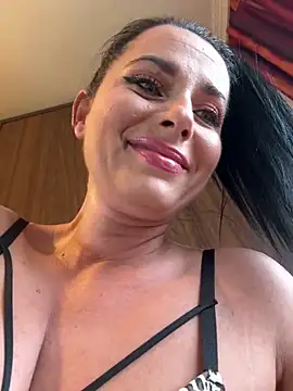 Snapshot of Hotmomcheckk_ chatting on 10.06.25 Hotmomcheckk online show from 10.06.25