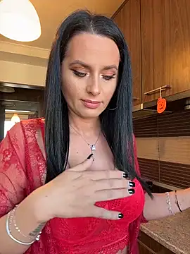 Snapshot of Hotmomcheckk_ chatting on 11.25.25 Hotmomcheckk online show from 11.25.25