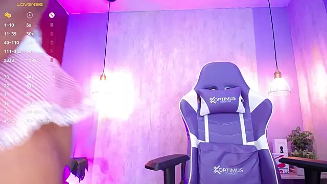 Snapshot of danny_goddess chatting on 03.12.25 danny goddess online show from 03.12.25