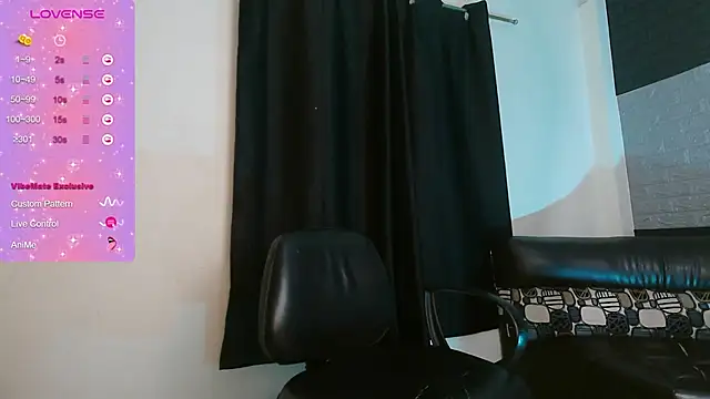 Snapshot of vale_bunny23 chatting on 02.14.25 vale bunny23 online show from 02.14.25