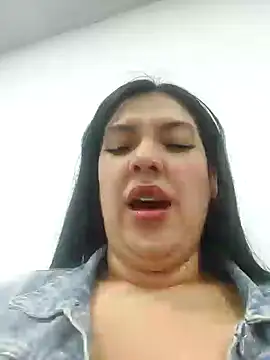 Sophie-hatter online show from 01.24.25