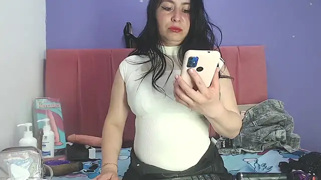 agathacorlincm101 online show from 02.26.25