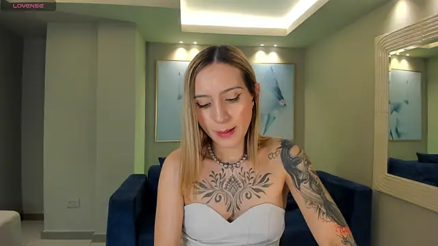 MollySundersX online show from 04.01.26