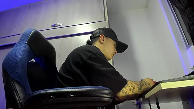 male pussy online show from 12.18.25