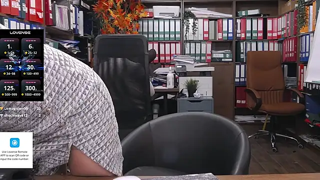 Snapshot of classyladyrellax chatting on 12.20.24 classyladyrellax online show from 12.20.24