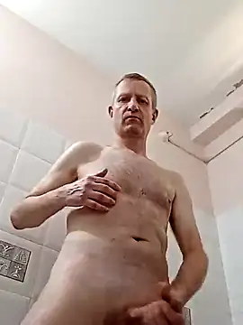 Snapshot of NicoPuma chatting on 03.04.25 NicoPuma online show from 03.04.25