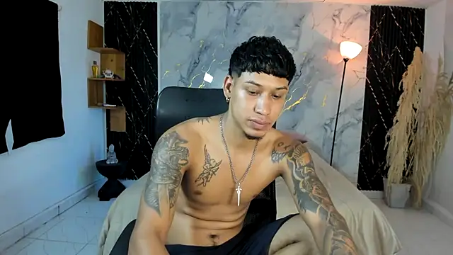 Snapshot of slim_master12 chatting on 05.05.26 slim master12 online show from 05.05.26